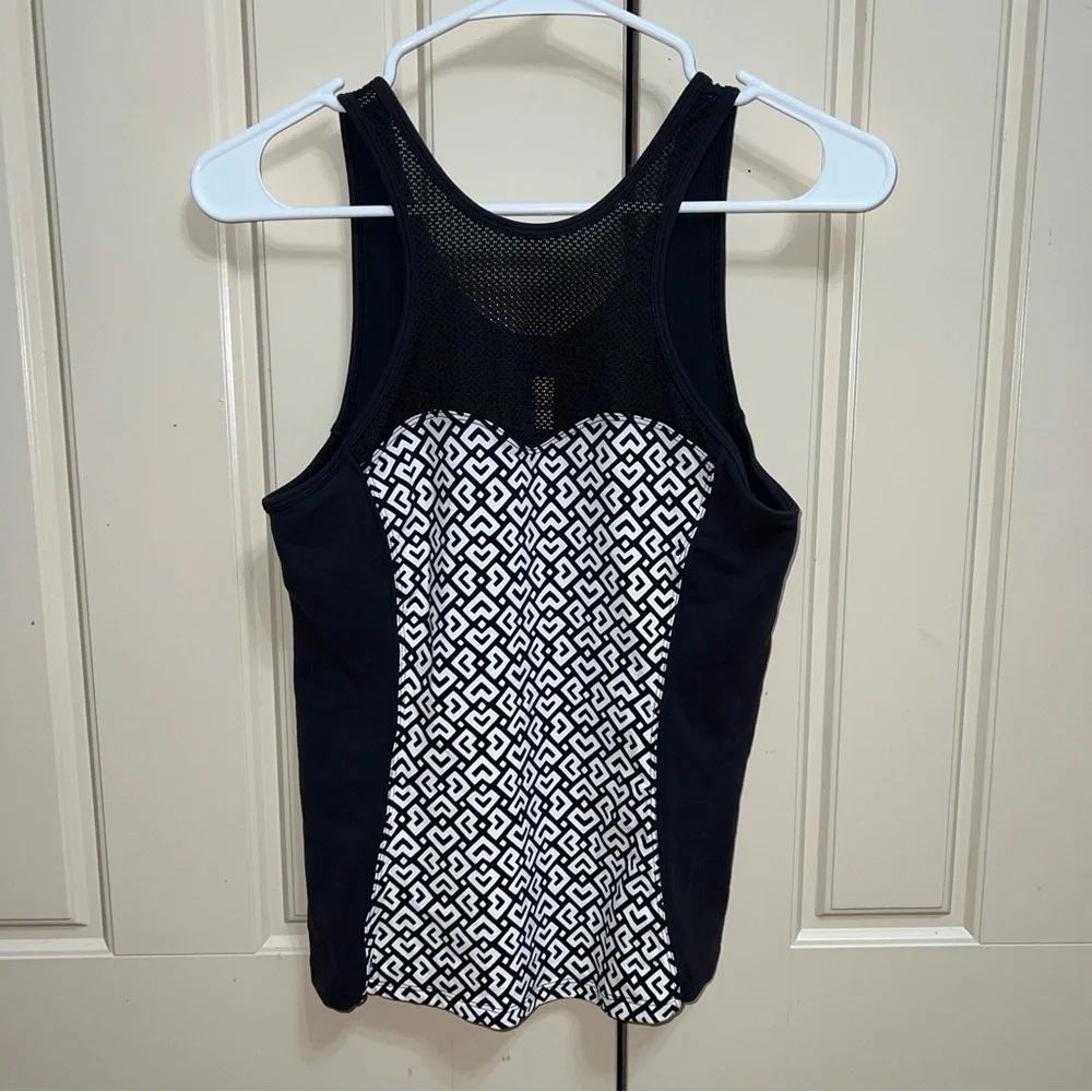 Lucy Activewear Stretchy Black Abstract Sleeveless Top Size Small - Picture 7 of 7